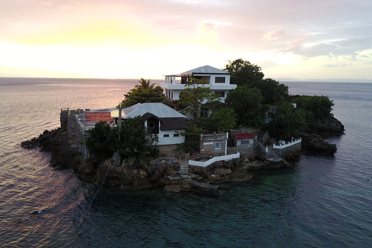 Explore listings of luxury villas for sale in the Philippines and invest in real estate with LXV Lifestyle PH.